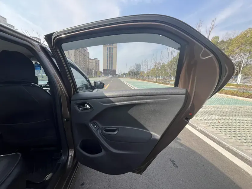 2014 Peugeot 301 1.6L 117HP L4 4AT,autocango,china used car exporter,china ev exporter,chinese used car exporter,chinese used ev exporter