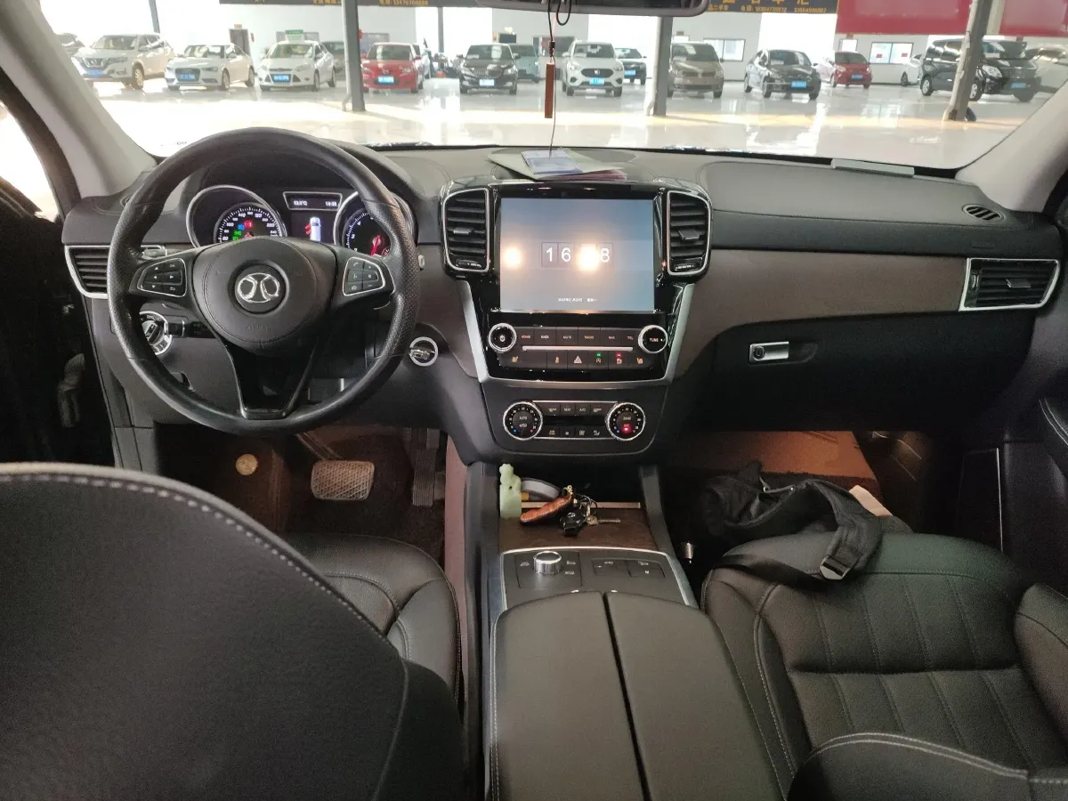 2021 BeiJing BJ90 4.0T 422HP V8 9AT,autocango,china used car exporter,china ev exporter,chinese used car exporter,chinese used ev exporter