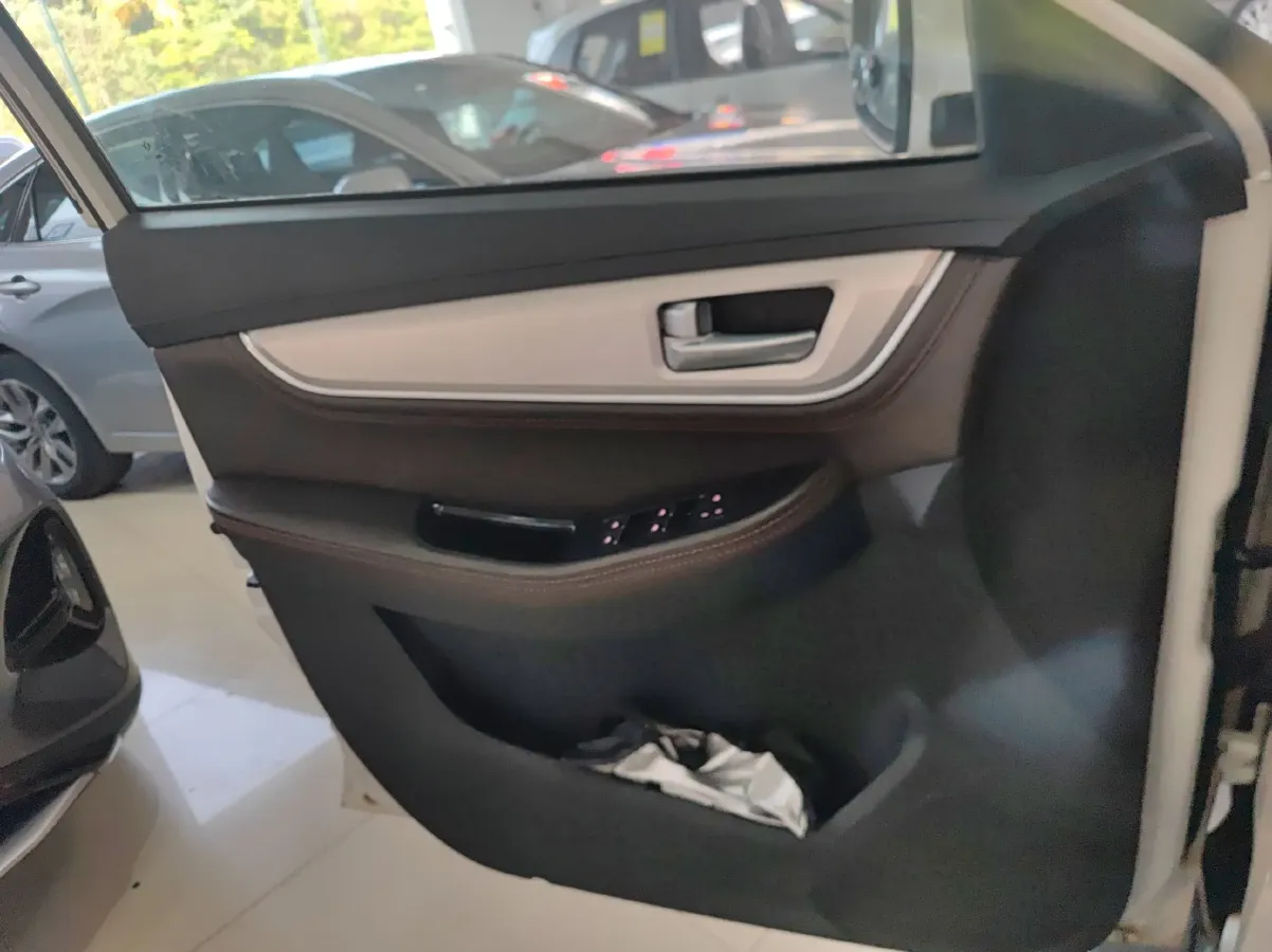 2017 DongFeng Forthing Joyear X5 1.5T 150HP L4 CVT,autocango,china used car exporter,china ev exporter,chinese used car exporter,chinese used ev exporter