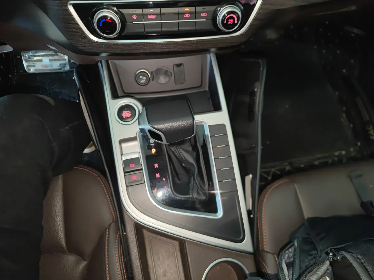 2017 DongFeng Forthing Joyear X5 1.5T 150HP L4 CVT,autocango,china used car exporter,china ev exporter,chinese used car exporter,chinese used ev exporter