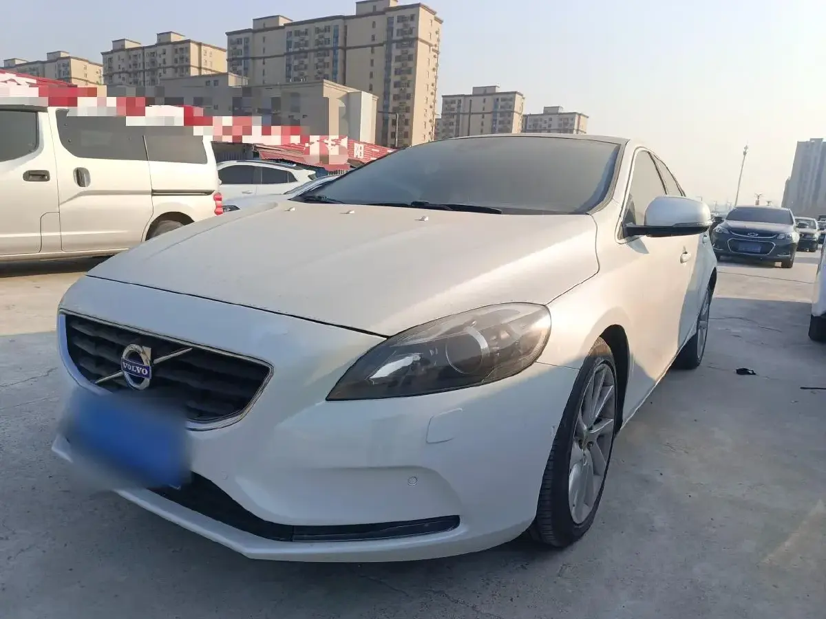 2014 Volvo V40 2.0T 180HP L5 6AT