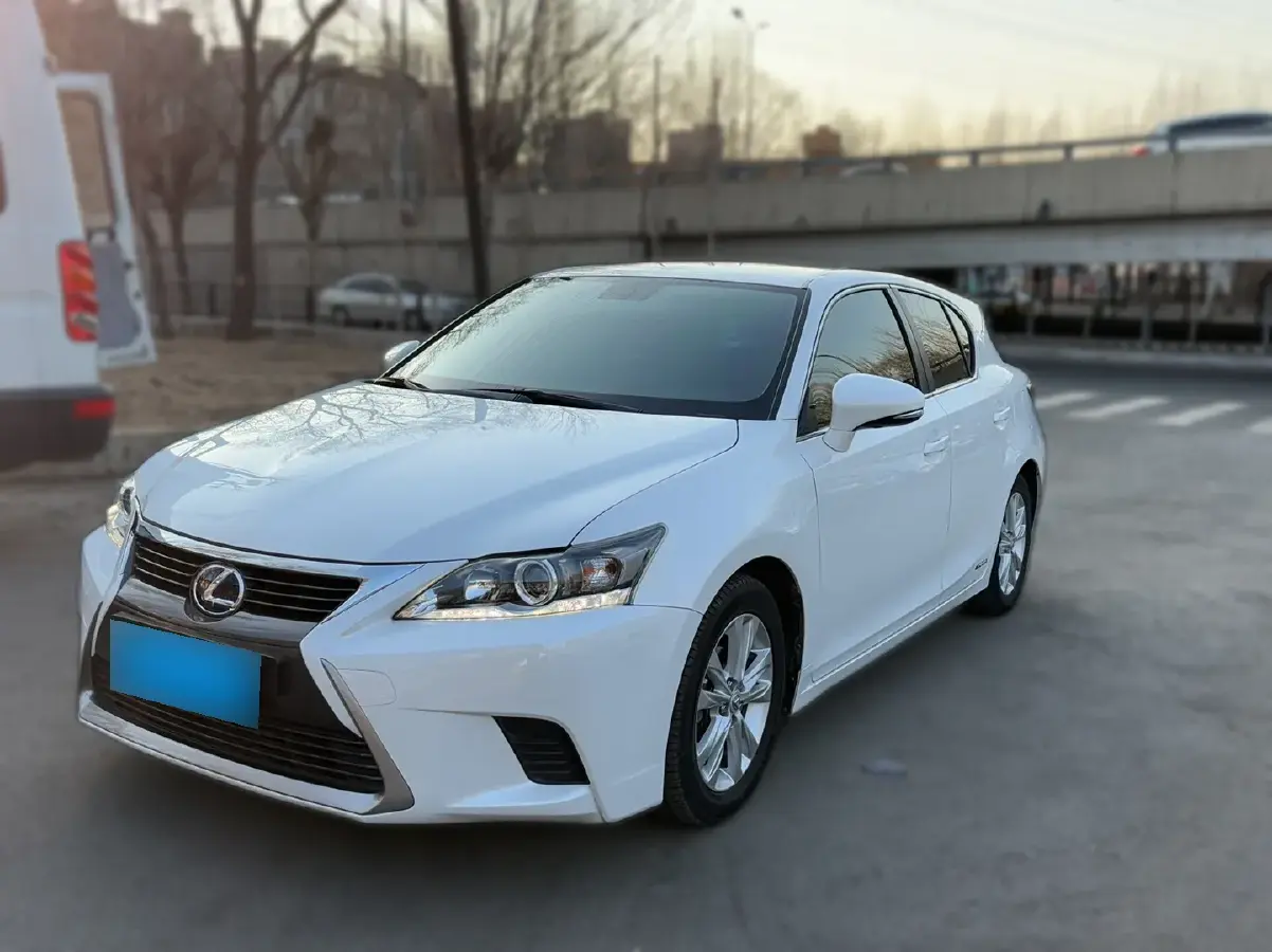 2014 Lexus CT 1.8L 99HP L4 E-CVT Hybrid
