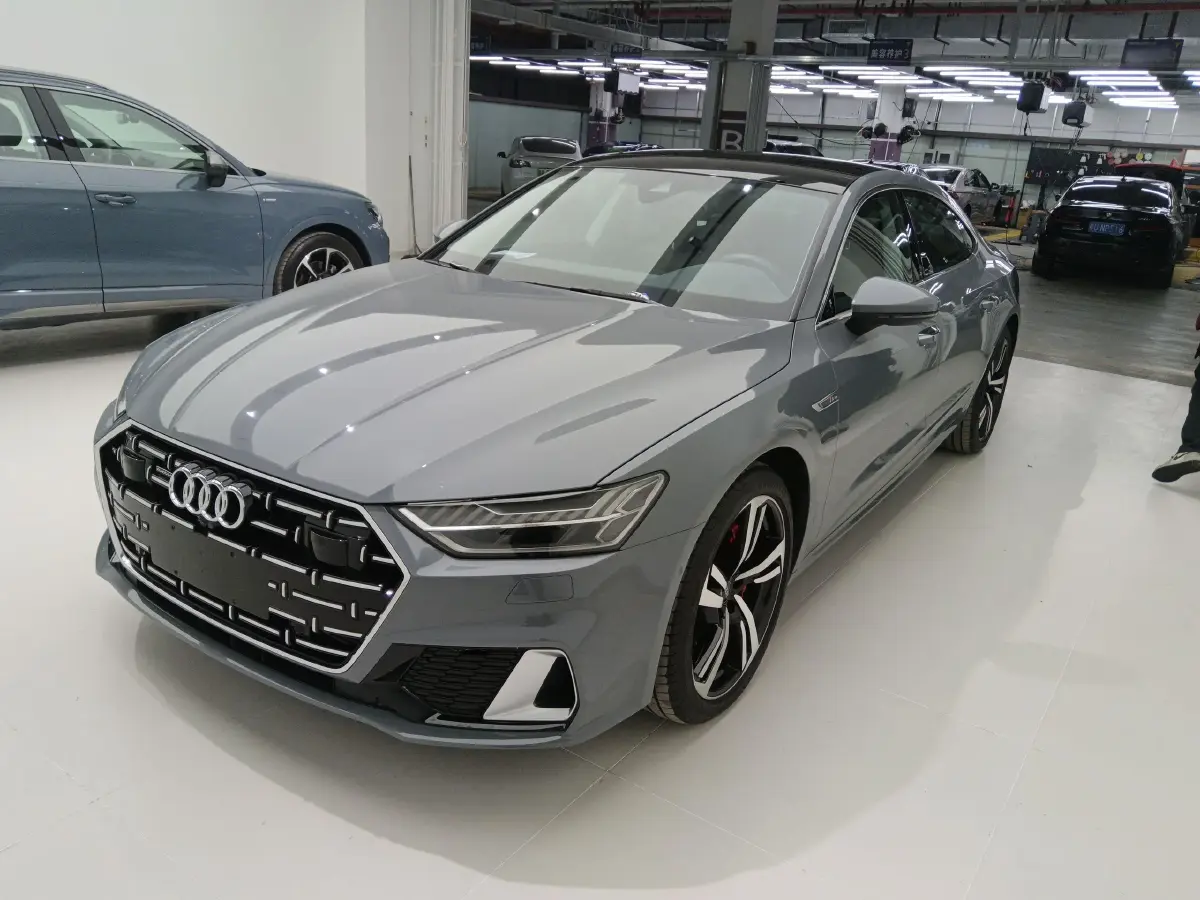 2024 Audi A7L 2.0T 245HP L4 7DCT