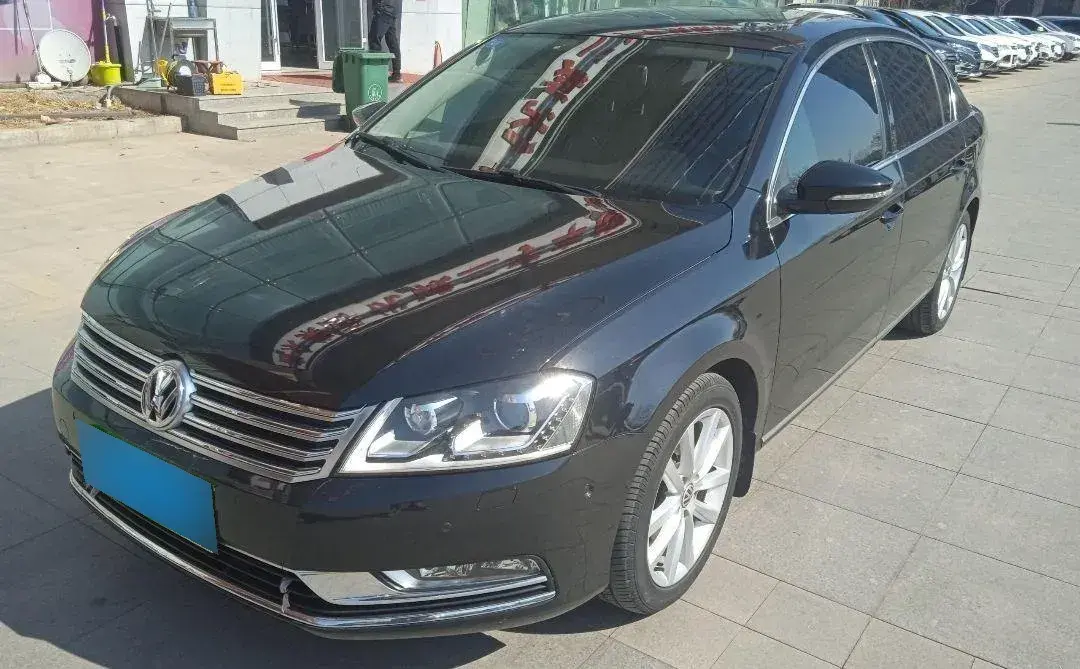 2013 Volkswagen Magotan 2.0T 200HP L4 6DCT