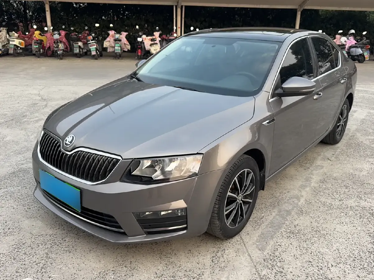 2017 Skoda Octavia 1.6L 110HP L4 6AT