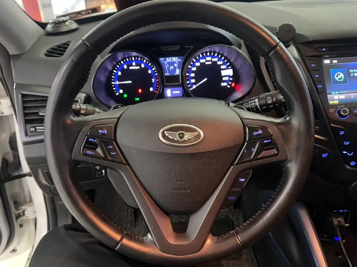 2012 Hyundai Veloster 1.6T 204HP L4 6AT,autocango,china used car exporter,china ev exporter,chinese used car exporter,chinese used ev exporter