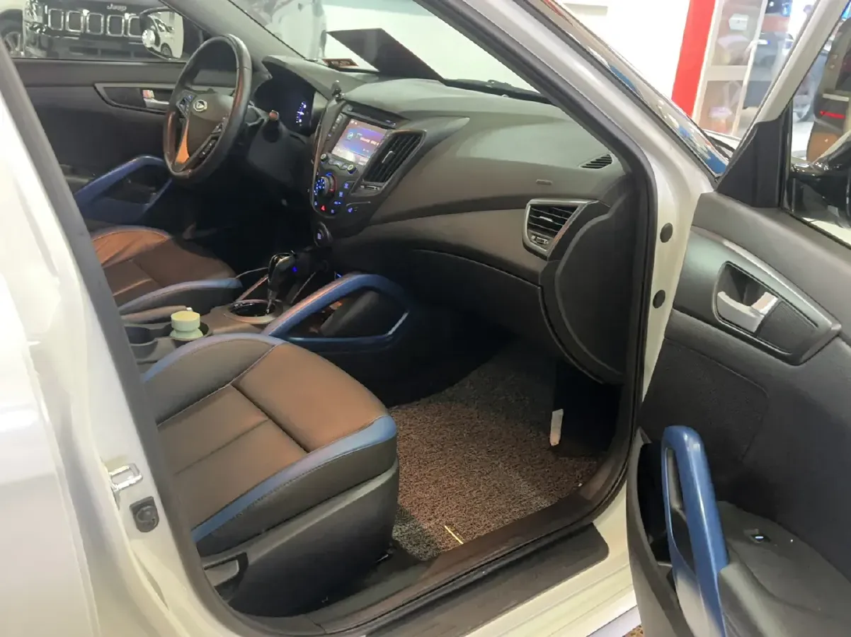 2012 Hyundai Veloster 1.6T 204HP L4 6AT,autocango,china used car exporter,china ev exporter,chinese used car exporter,chinese used ev exporter