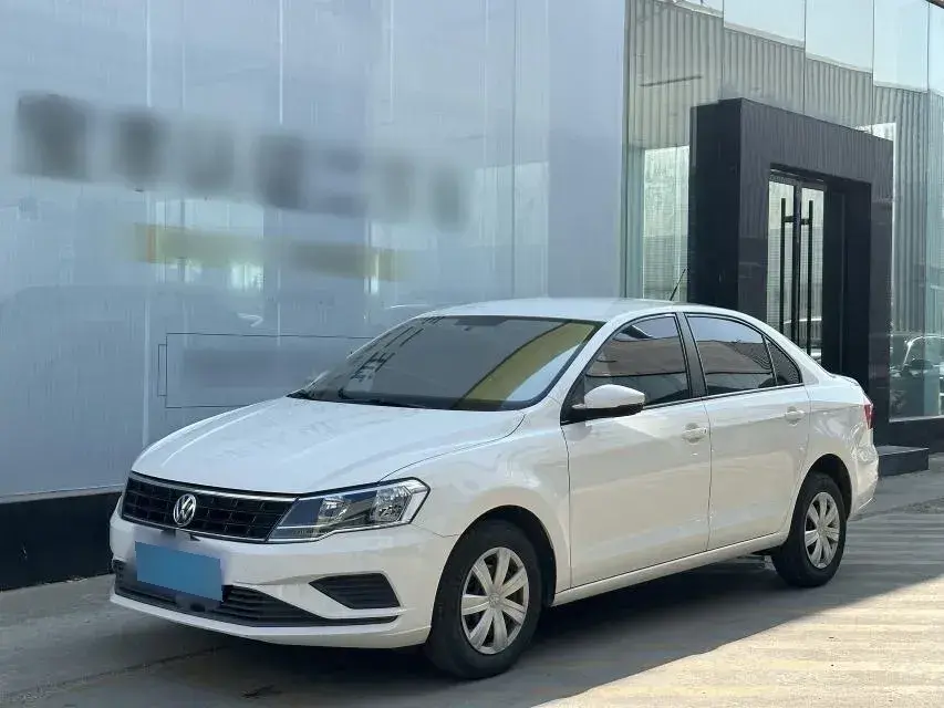 2017 Volkswagen Jetta 1.4L 90HP L4 5MT