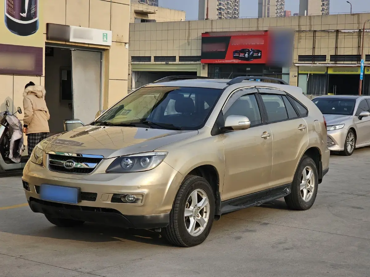 2014 BYD S6 1.5T 154HP L4 6MT 2014 BYD S6 1.5T 154HP L4 6MT