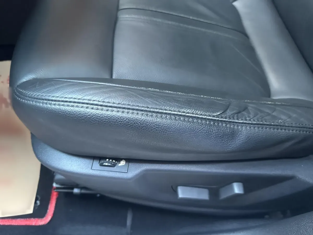 2013 Peugeot 3008 1.6T 163HP L4 6AT,autocango,china used car exporter,china ev exporter,chinese used car exporter,chinese used ev exporter