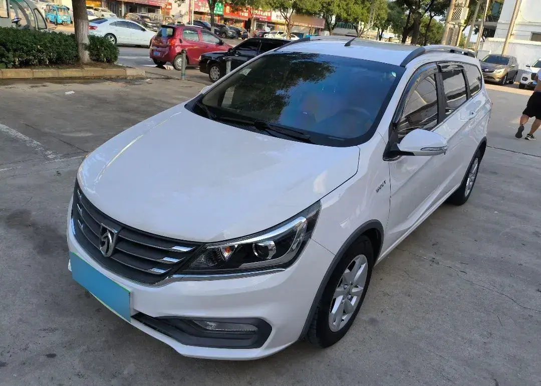 2017 BaoJun 310W 1.5L 105HP L4 6MT