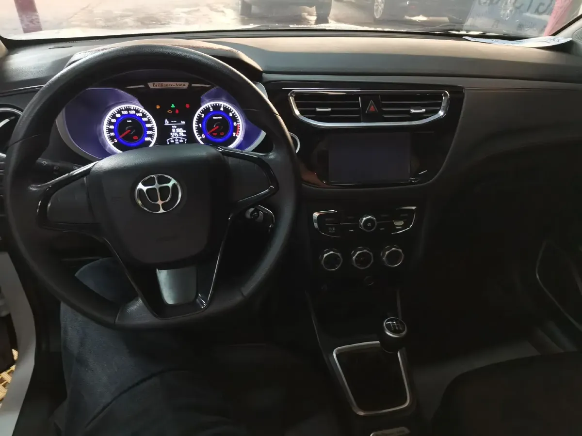 2015 Brilliance Auto V3 1.5L 112HP L4 5MT,autocango,china used car exporter,china ev exporter,chinese used car exporter,chinese used ev exporter