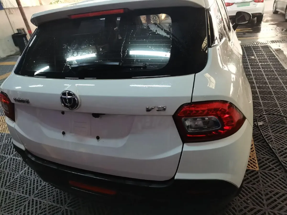 2015 Brilliance Auto V3 1.5L 112HP L4 5MT,autocango,china used car exporter,china ev exporter,chinese used car exporter,chinese used ev exporter