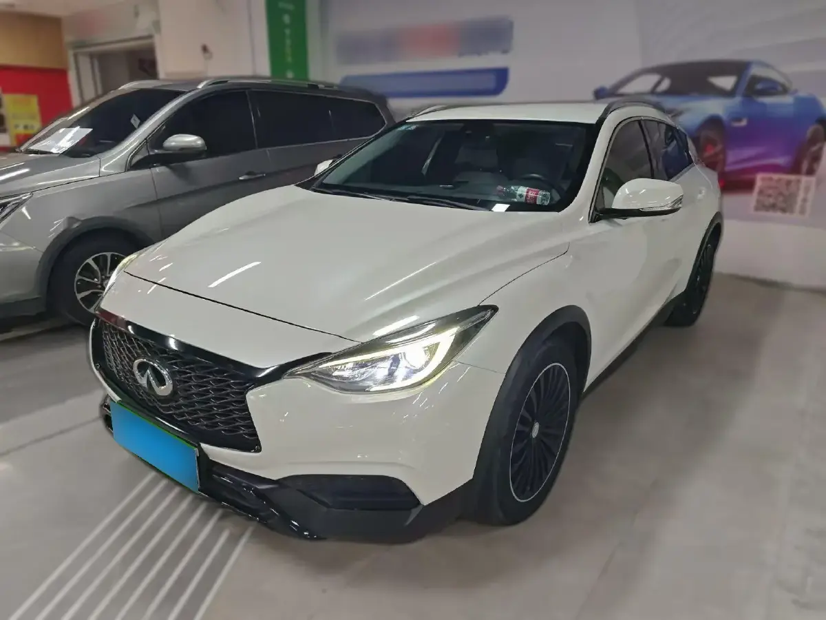 2017 Infiniti QX30 1.6T 156HP L4 7DCT