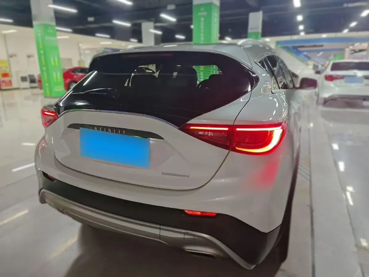 2017 Infiniti QX30 1.6T 156HP L4 7DCT,autocango,china used car exporter,china ev exporter,chinese used car exporter,chinese used ev exporter
