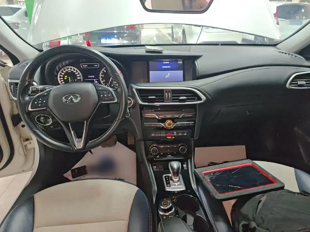 2017 Infiniti QX30 1.6T 156HP L4 7DCT,autocango,china used car exporter,china ev exporter,chinese used car exporter,chinese used ev exporter