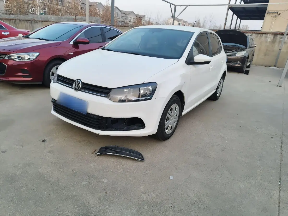 2016 Volkswagen Polo 1.4L 90HP L4 5MT