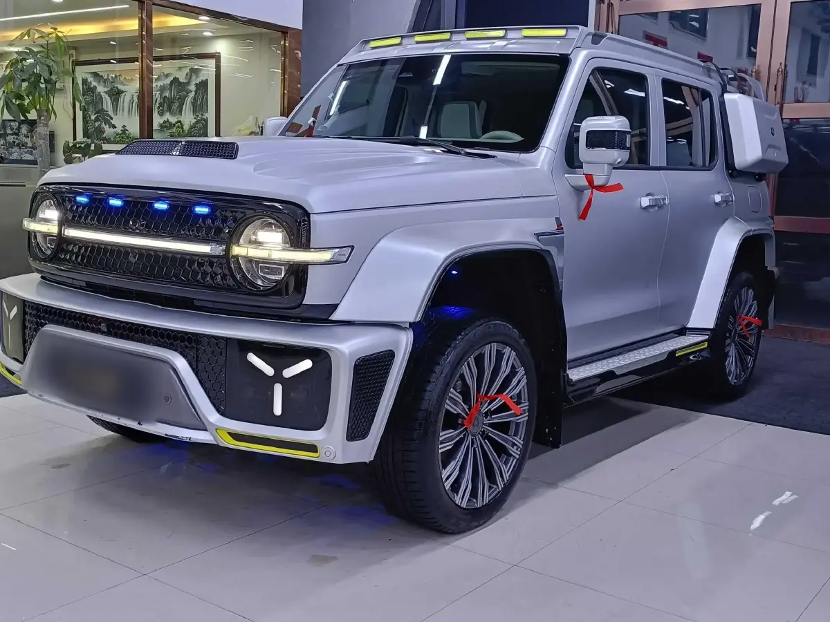 2021 Cyberspace 300 2.0T 227HP L4 8AT