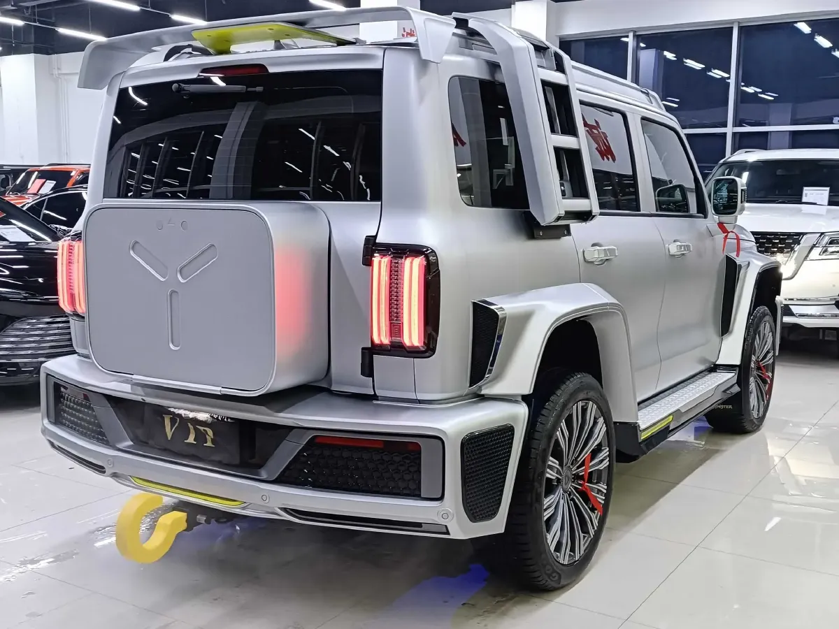 2021 Cyberspace 300 2.0T 227HP L4 8AT,autocango,china used car exporter,china ev exporter,chinese used car exporter,chinese used ev exporter