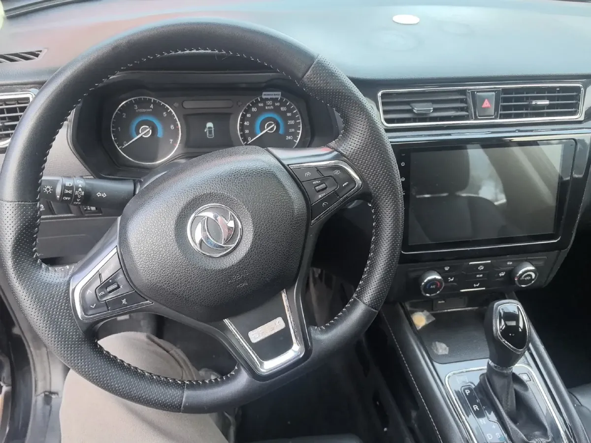 2017 DongFeng Fengon Fengon 580 1.5T 150HP L4 CVT,autocango,china used car exporter,china ev exporter,chinese used car exporter,chinese used ev exporter