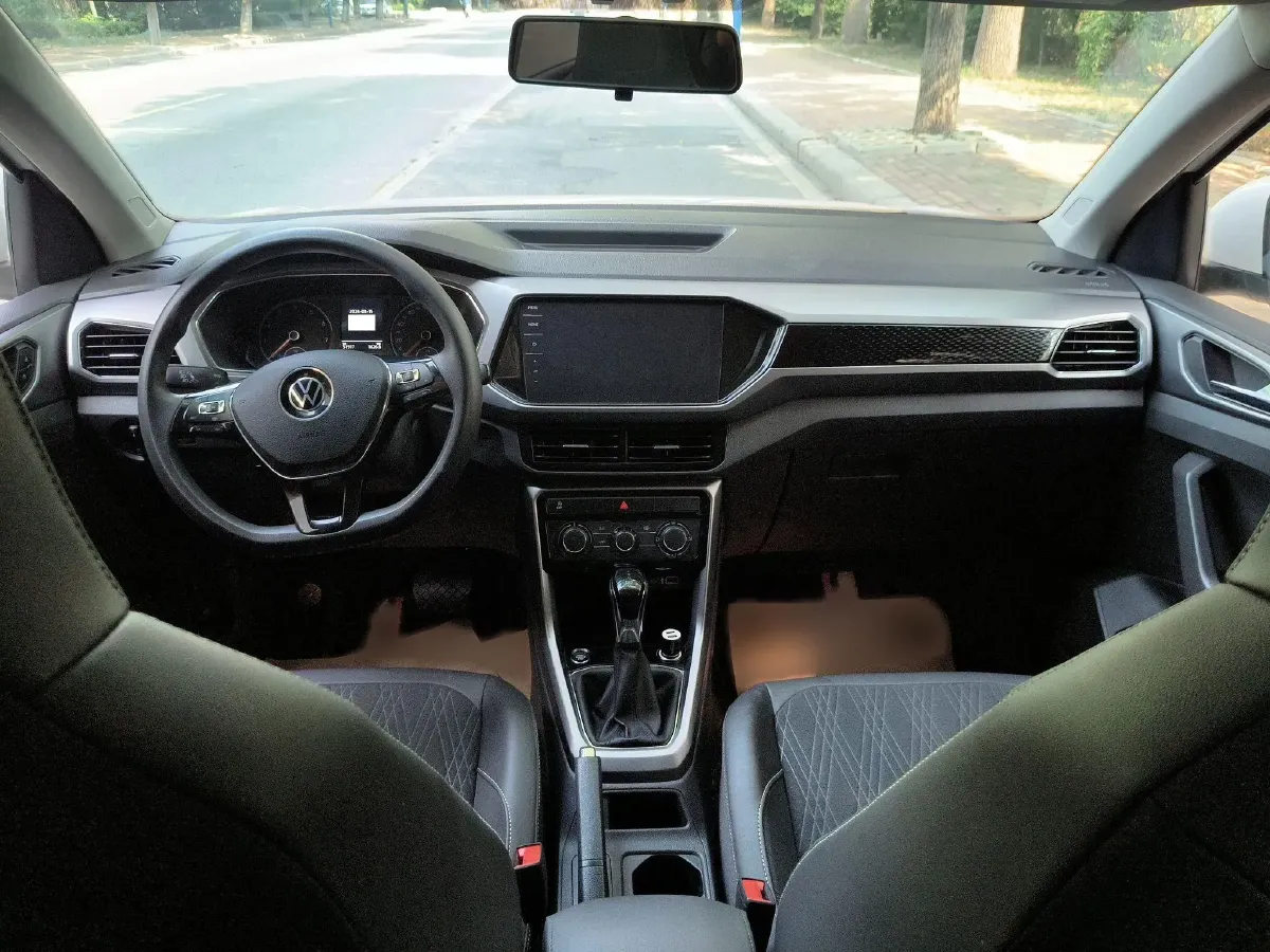 2021 Volkswagen T-Cross 1.4T 150HP L4 7DCT,autocango,china used car exporter,china ev exporter,chinese used car exporter,chinese used ev exporter