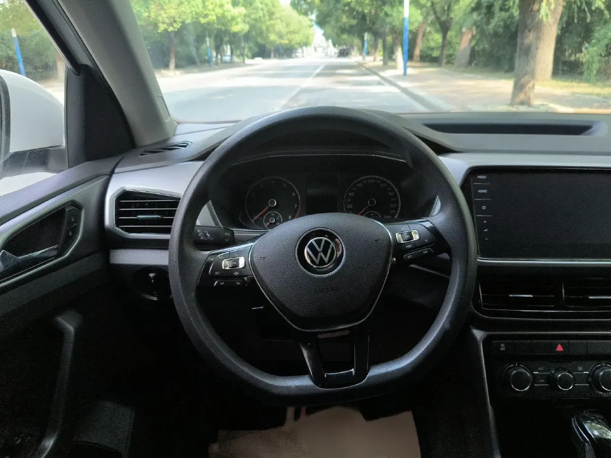 2021 Volkswagen T-Cross 1.4T 150HP L4 7DCT,autocango,china used car exporter,china ev exporter,chinese used car exporter,chinese used ev exporter