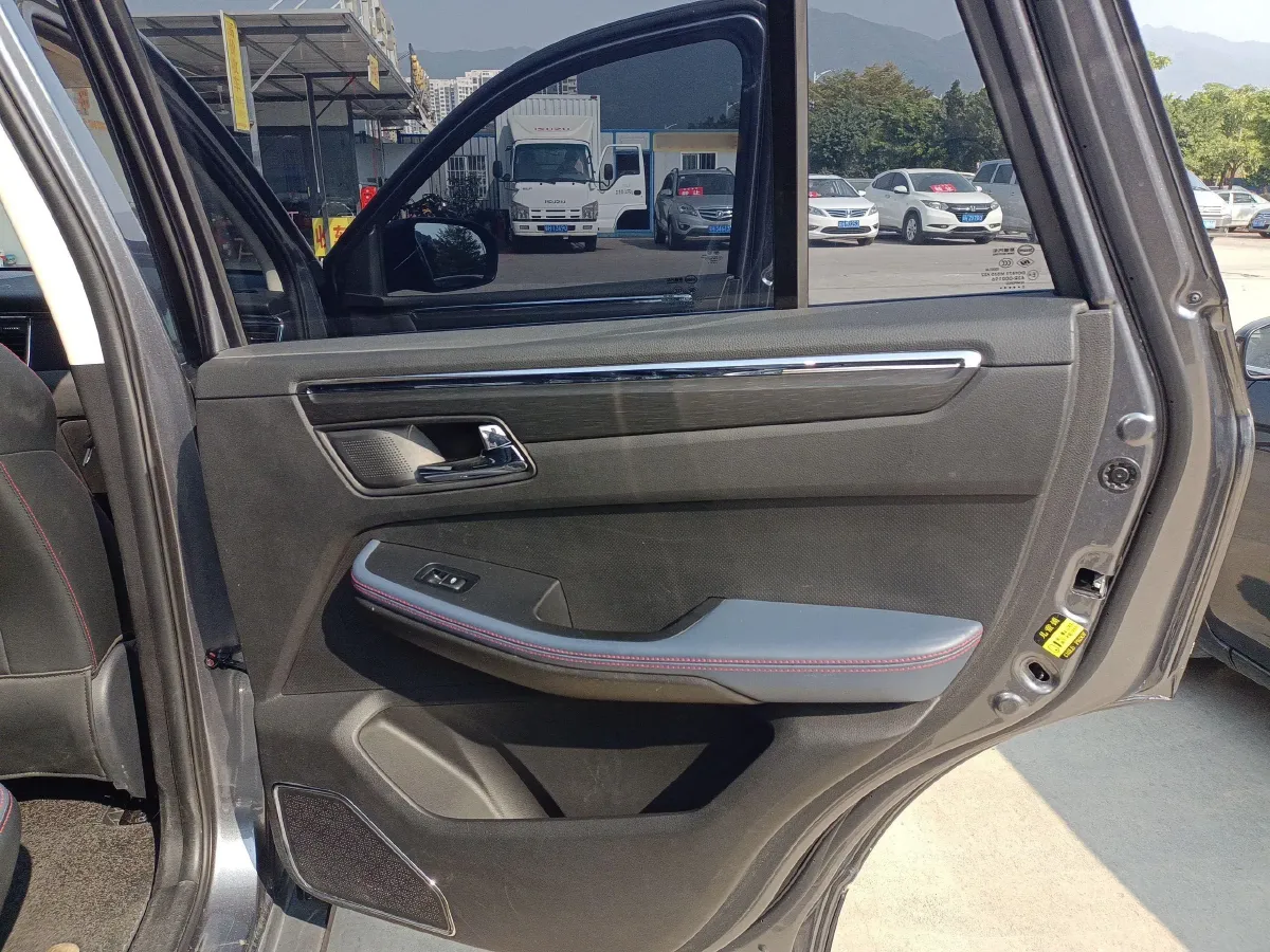 2021 SWM G05 1.5T 156HP L4 6AT,autocango,china used car exporter,china ev exporter,chinese used car exporter,chinese used ev exporter