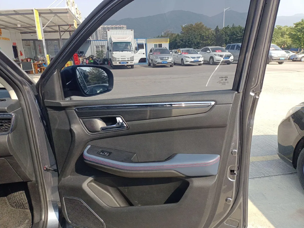 2021 SWM G05 1.5T 156HP L4 6AT,autocango,china used car exporter,china ev exporter,chinese used car exporter,chinese used ev exporter