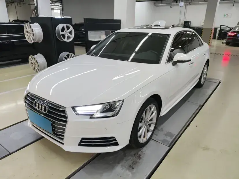 2018 Audi A4L 2.0T 190HP L4 7DCT