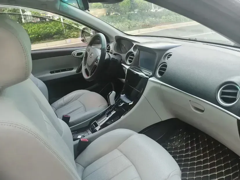 2014 Luxgen Grand7 SUV 2.2T 188HP L4 5AT,autocango,china used car exporter,china ev exporter,chinese used car exporter,chinese used ev exporter