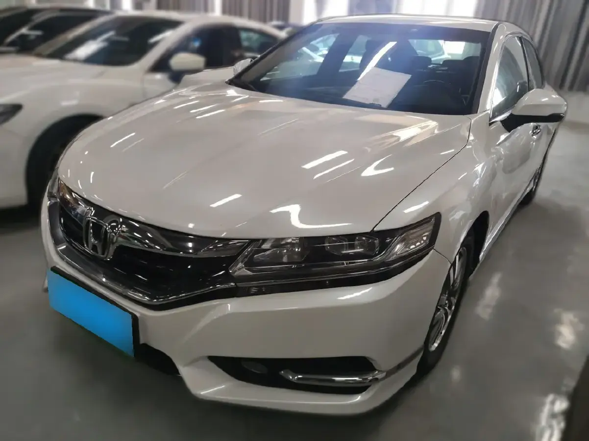 2015 Honda Spirior 2.0L 155HP L4 CVT