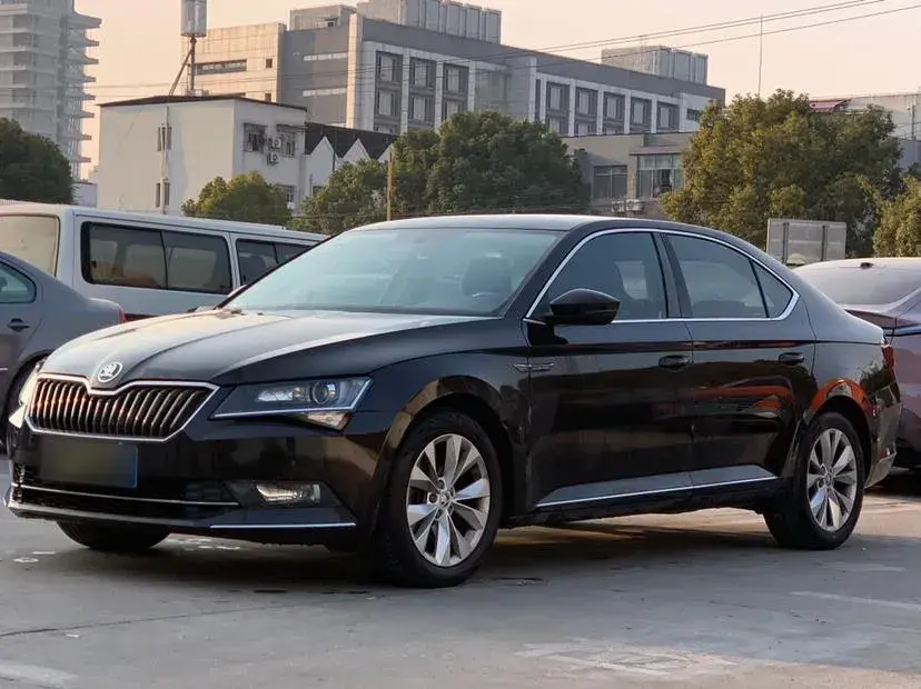 2016 Skoda Superb 1.8T 180HP L4 7DCT