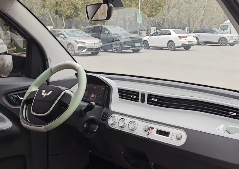 2021 WuLing HongGuang MINI EV BEV 13.9KWH,autocango,china used car exporter,china ev exporter,chinese used car exporter,chinese used ev exporter