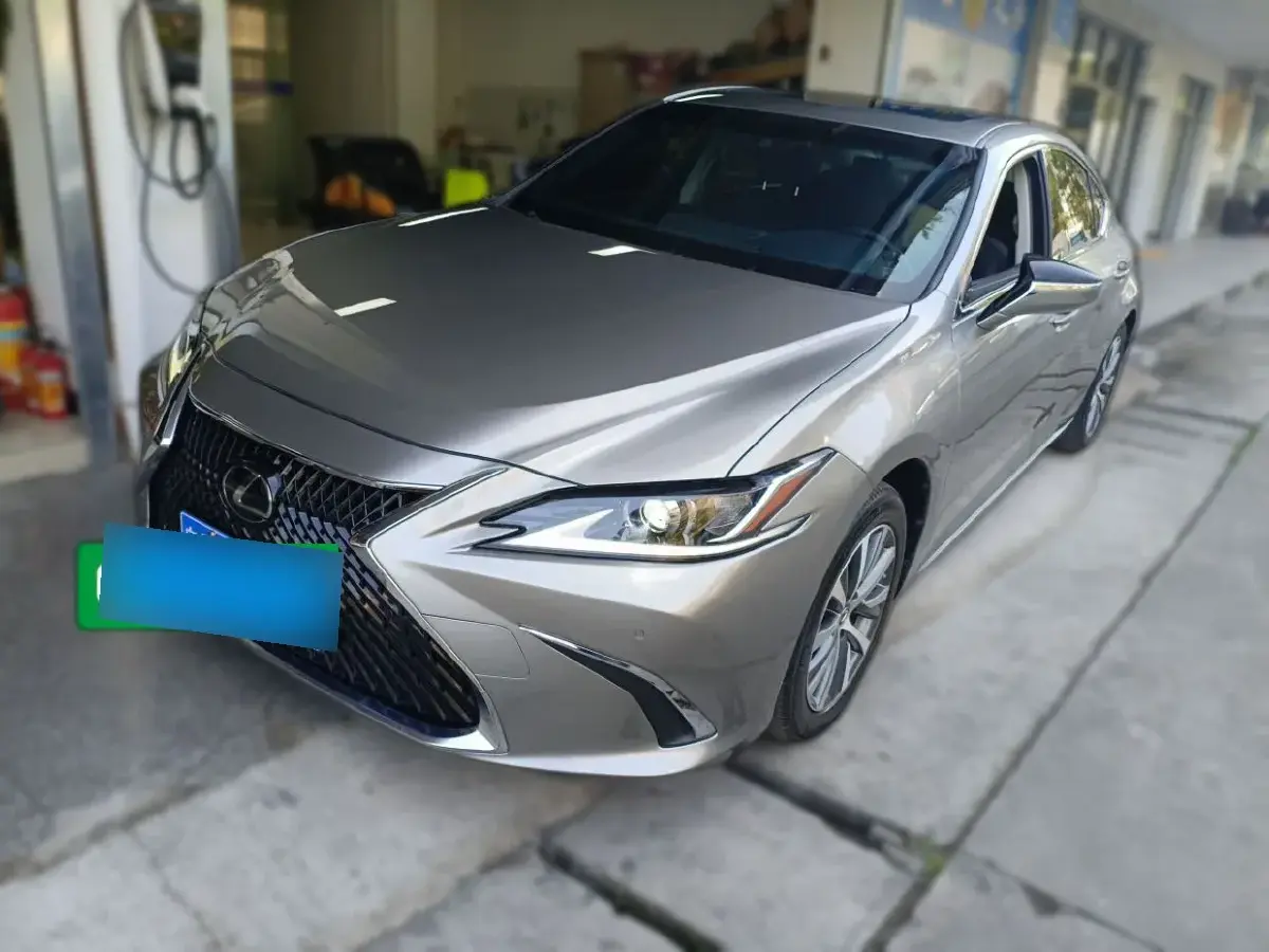 2020 Lexus ES 2.0L 173HP L4 CVT