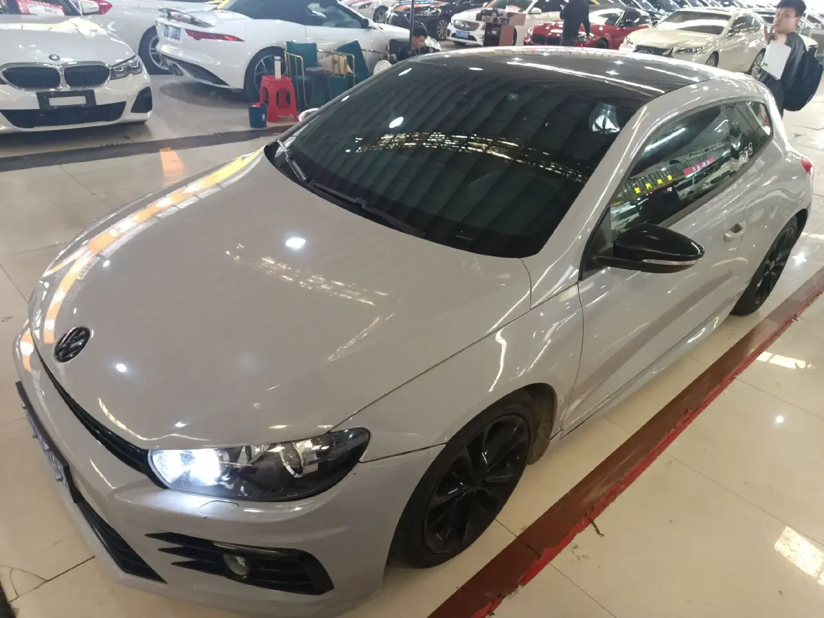 2011 Volkswagen Scirocco 2.0T 211HP L4 6DCT