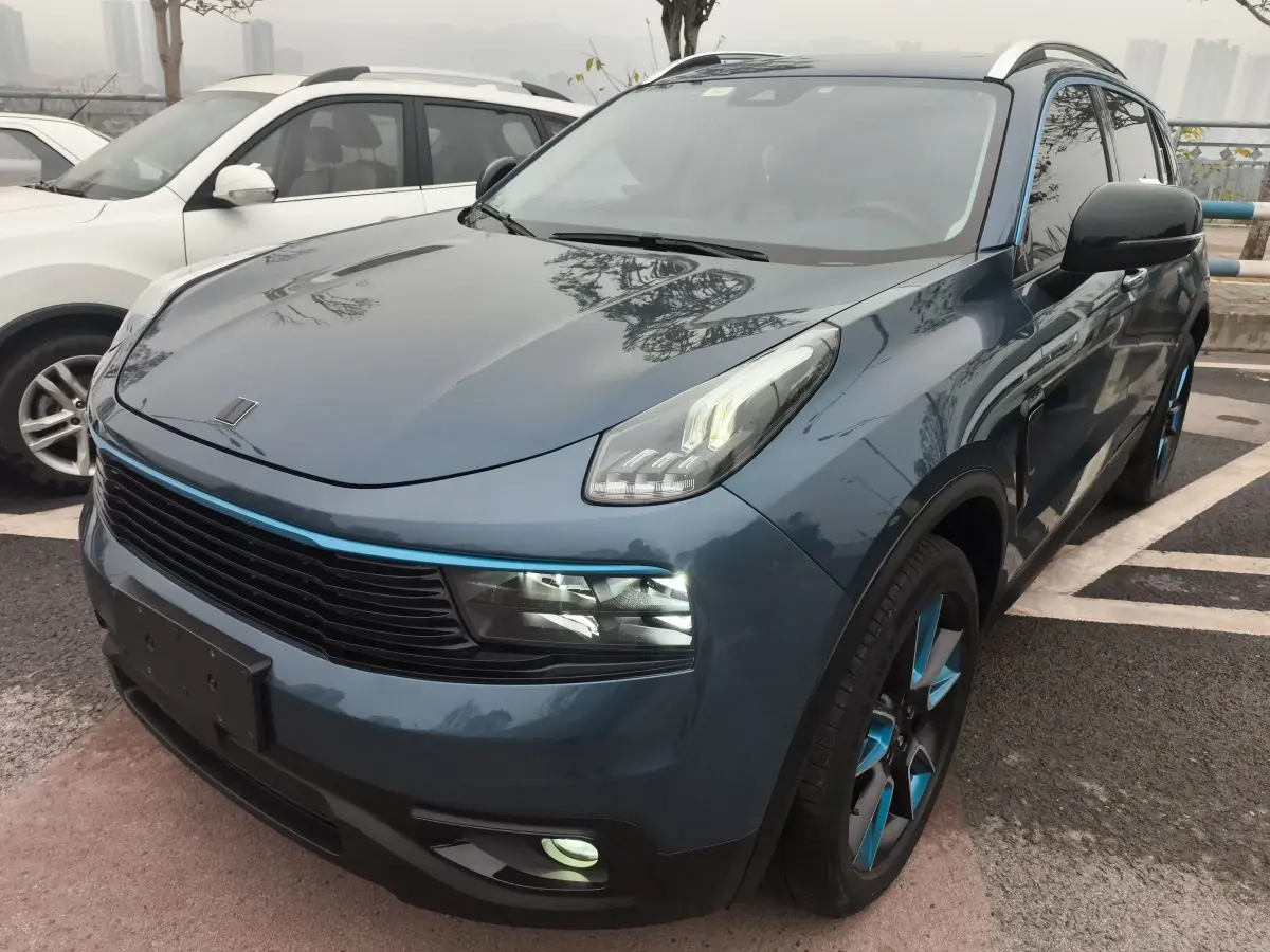 2017 LYNK&CO 01 2.0T 190HP L4 6AT