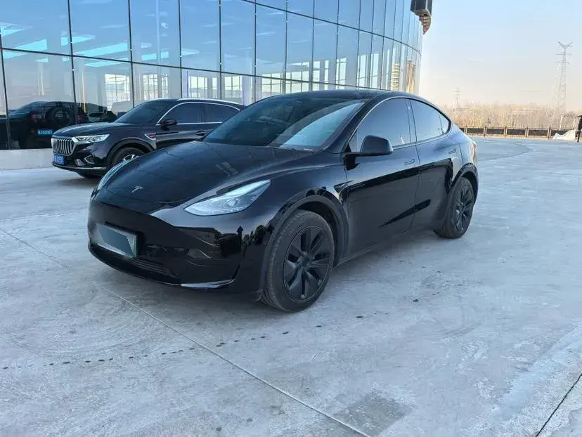 2023 Tesla Model Y BEV 60KWH