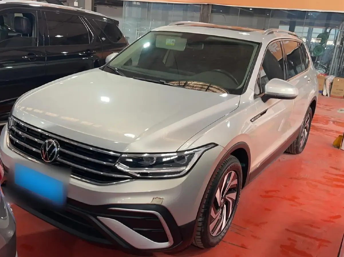 2022 Volkswagen Tiguan L 2.0T 186HP L4 7DCT