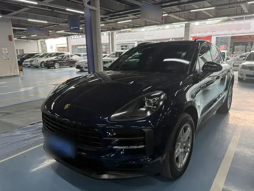 2018 Porsche Macan 2.0T 252HP L4 7DCT