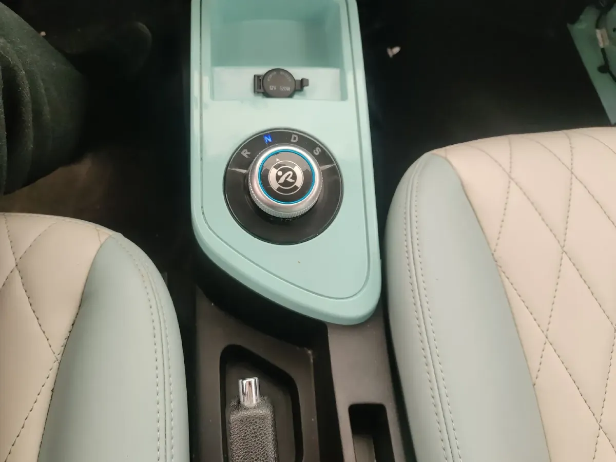 2022 HuaChenXinRi i03 BEV 31.45KWH,autocango,china used car exporter,china ev exporter,chinese used car exporter,chinese used ev exporter