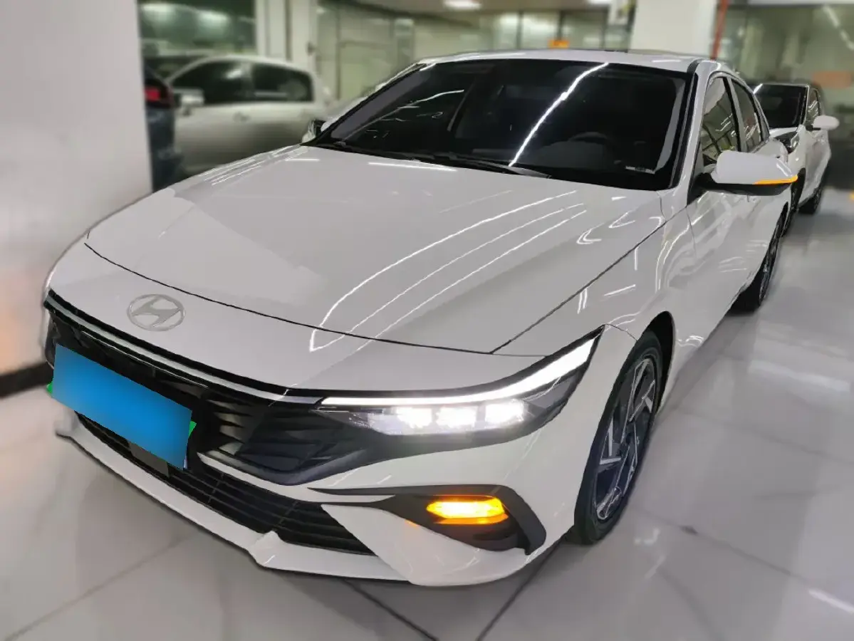 2023 Hyundai Elantra 1.5L 115HP L4 CVT