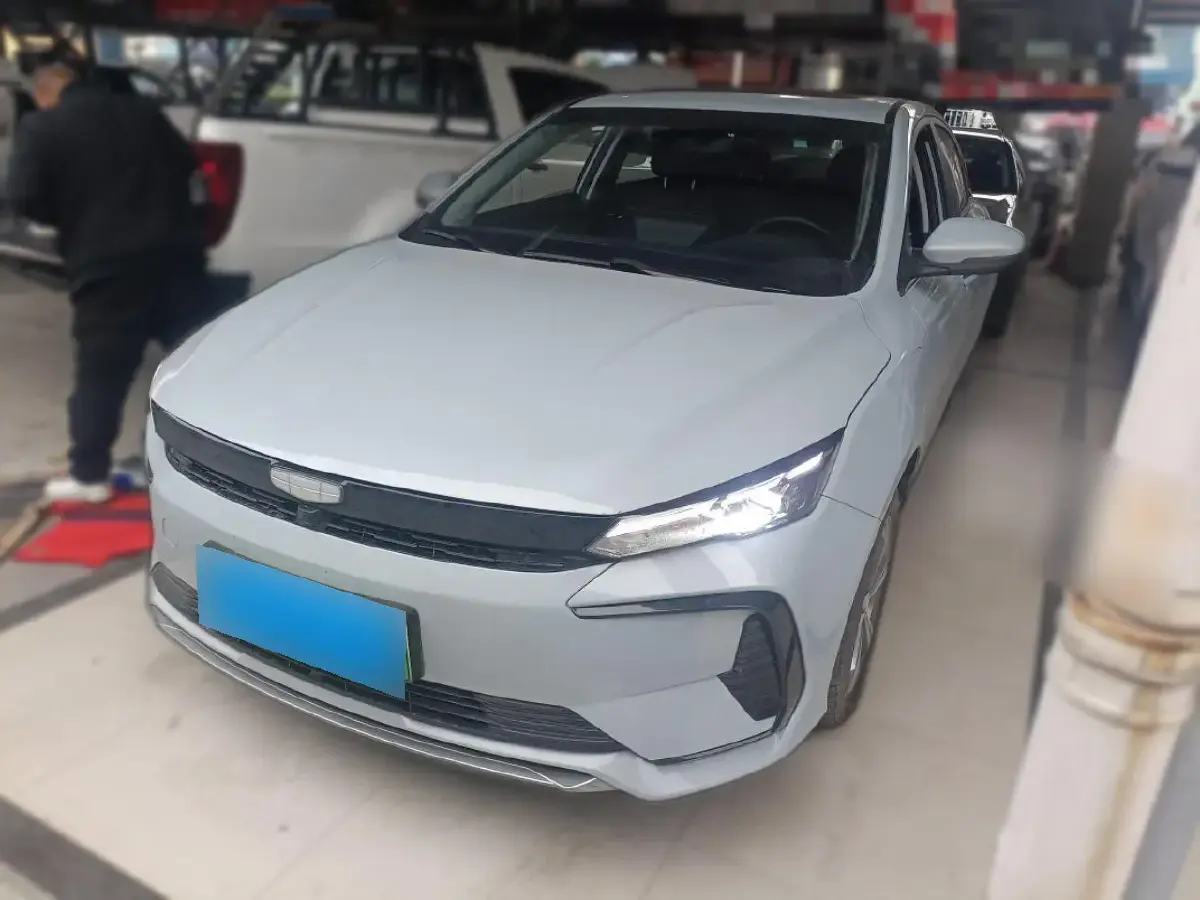 2024 Geely Emgrand L HiP 1.5T 181HP L4 3DHT PHEV 15.5KWH