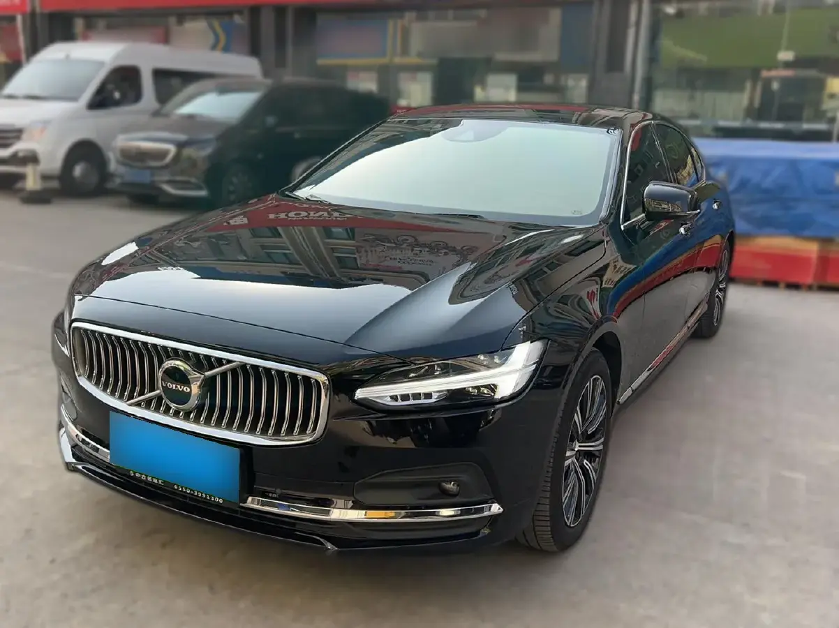 2021 Volvo S90 2.0T 250HP L4 8AT