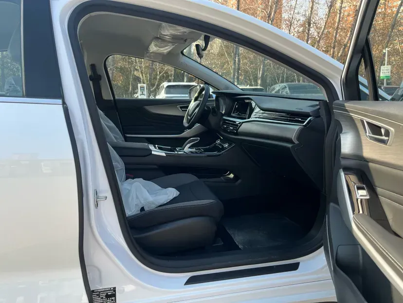 2022 JMEV Yi BEV 47KWH,autocango,china used car exporter,china ev exporter,chinese used car exporter,chinese used ev exporter