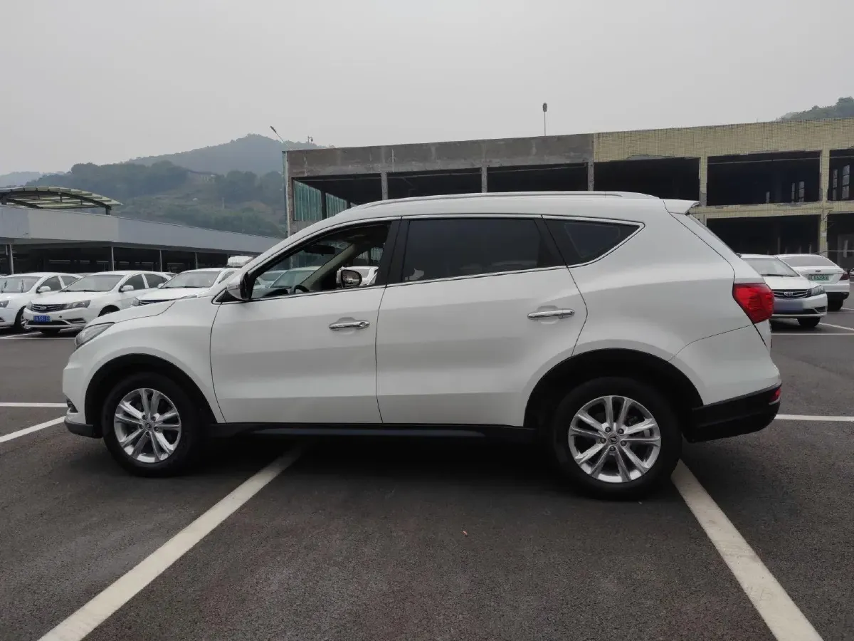 2017 DongFeng Fengon Fengon 580 1.5T 150HP L4 CVT,autocango,china used car exporter,china ev exporter,chinese used car exporter,chinese used ev exporter