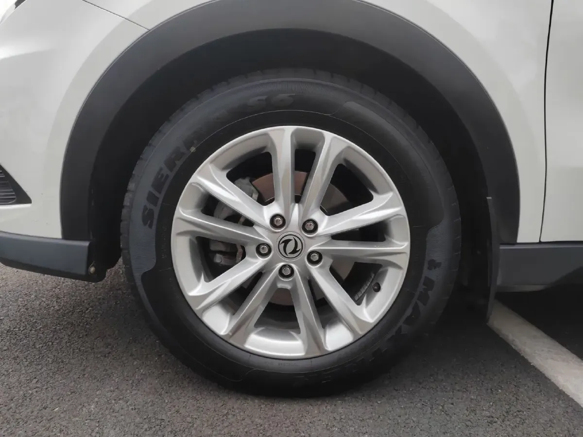 2017 DongFeng Fengon Fengon 580 1.5T 150HP L4 CVT,autocango,china used car exporter,china ev exporter,chinese used car exporter,chinese used ev exporter