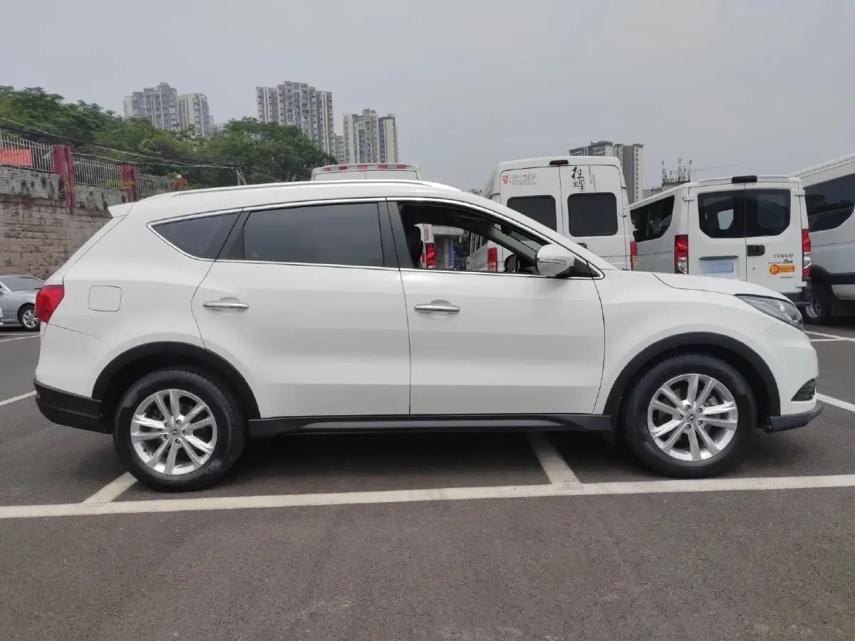 2017 DongFeng Fengon Fengon 580 1.5T 150HP L4 CVT,autocango,china used car exporter,china ev exporter,chinese used car exporter,chinese used ev exporter