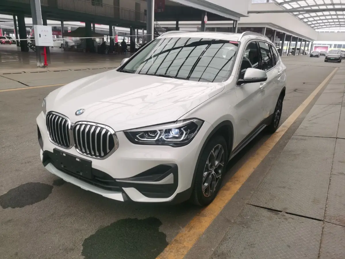 2021 BMW X1 1.5T 140HP L3 7DCT 2021 BMW X1 1.5T 140HP L3 7DCT