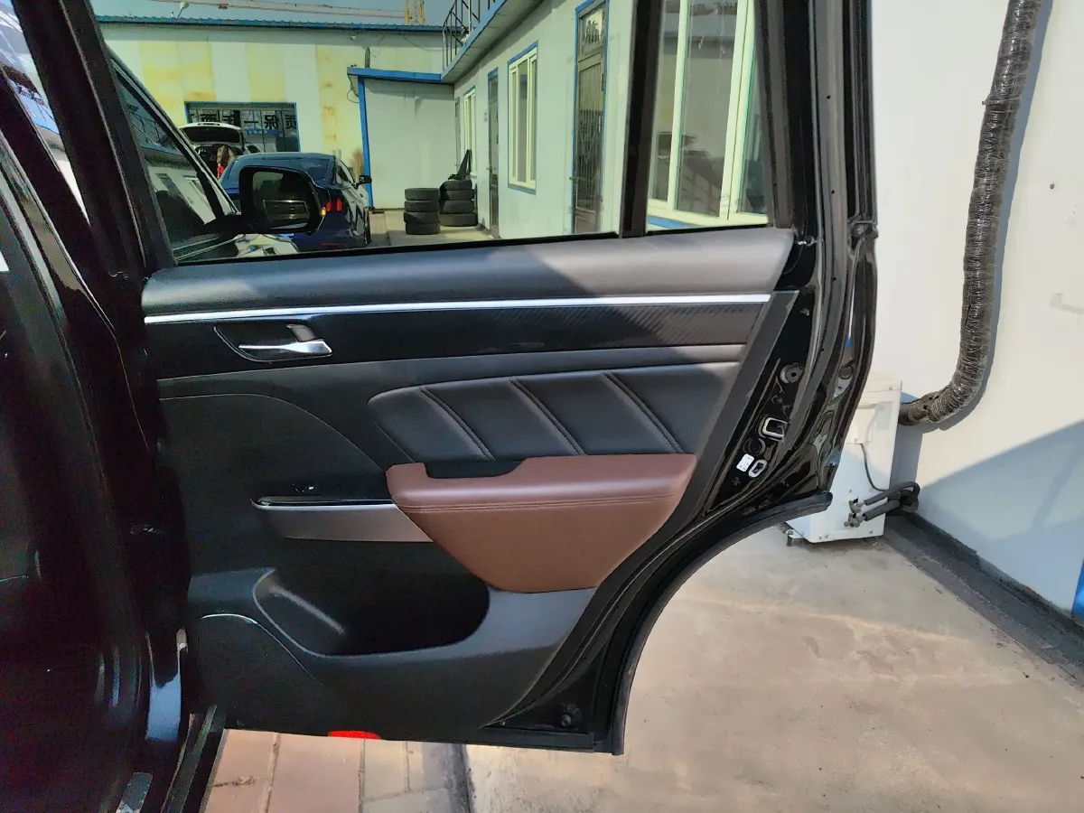 2017 GAC Trumpchi GS7 2.0T 201HP L4 6AT,autocango,china used car exporter,china ev exporter,chinese used car exporter,chinese used ev exporter