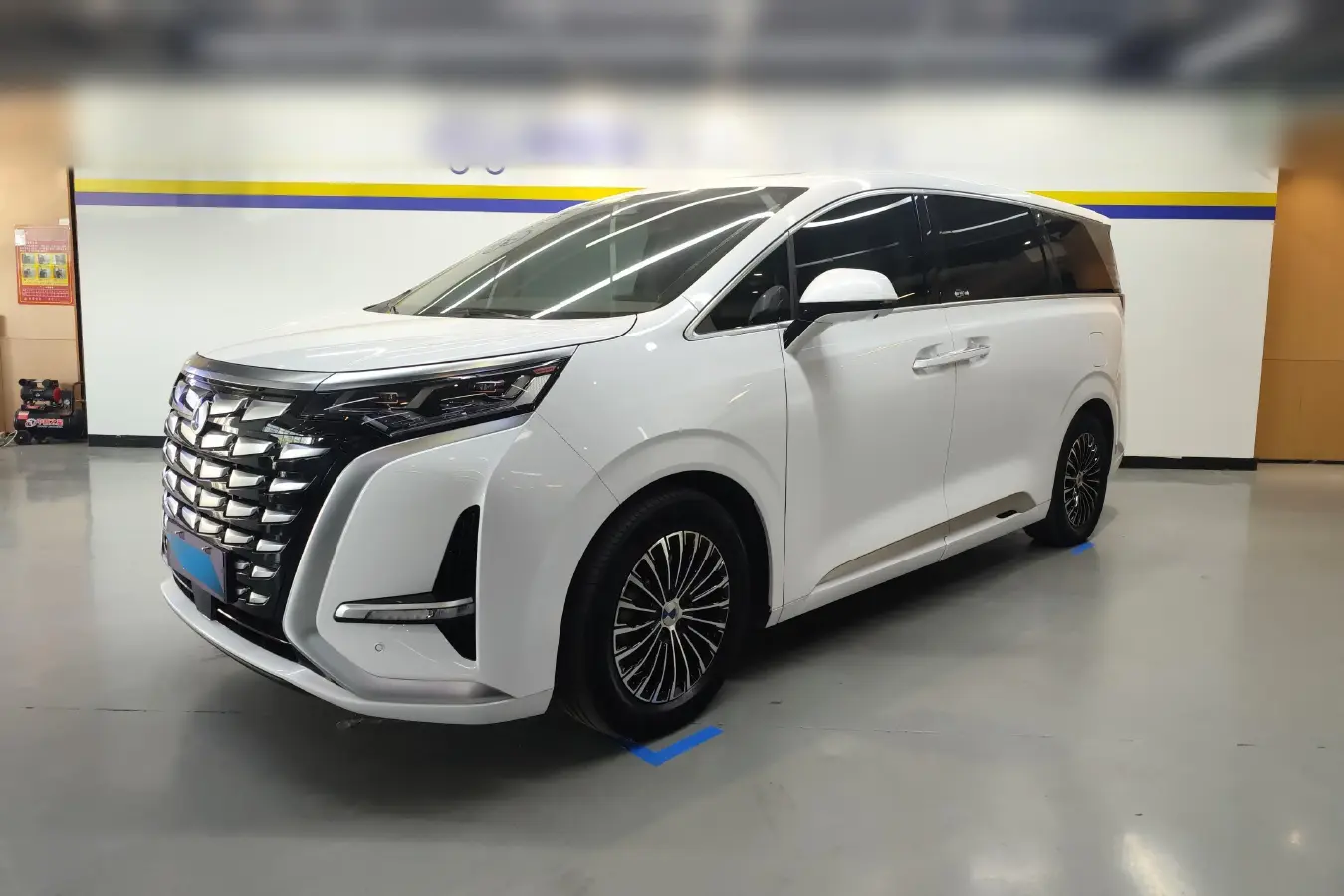 2022 Denza D9 1.5T 139HP L4 E-CVT PHEV 40.06KWH